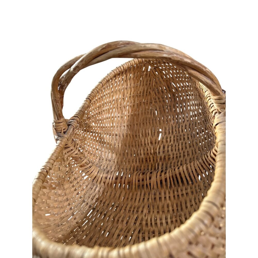Vintage Large Hand Woven Buttocks Basket Intricate Twisted Grapevine Handle - Picture 4 of 8